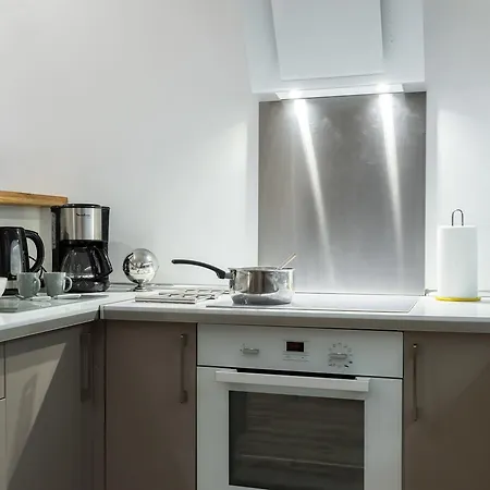 2 - F4 Spacieux Et Confortable Au Centre Du Vieux-nice