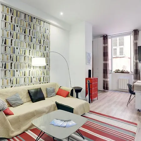 2 - F4 Spacieux Et Confortable Au Centre Du Vieux-nice