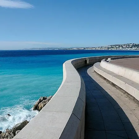 2 - F4 Spacieux Et Confortable Au Centre Du Vieux-nice *