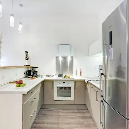 2 - F4 Spacieux Et Confortable Au Centre Du Vieux-nice * Niza