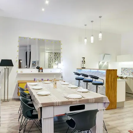 2 - F4 Spacieux Et Confortable Au Centre Du Vieux-nice Nice